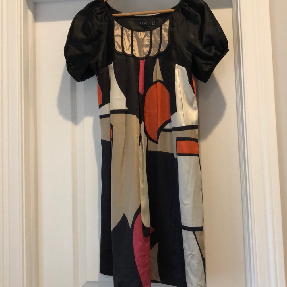 Block colored dress. Flowy